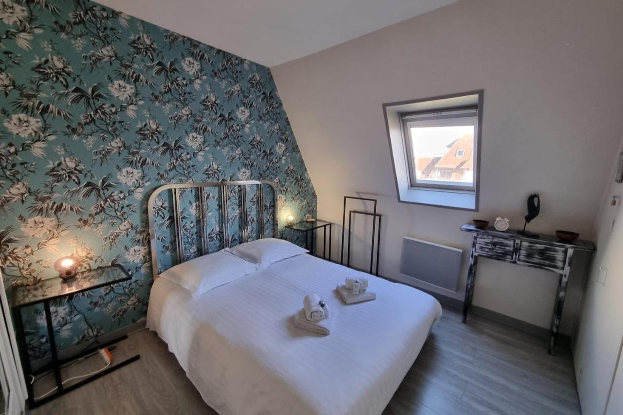 Apt With Balcony And Sea View Near *